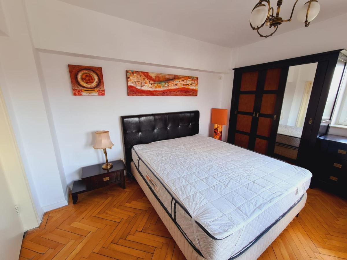 Old Town Apartment With Panoramic View บูคาเรสต์ ภายนอก รูปภาพ