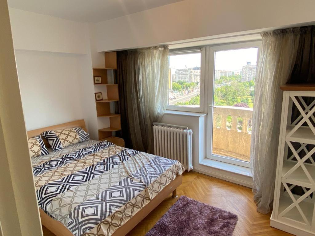 Old Town Apartment With Panoramic View บูคาเรสต์ ภายนอก รูปภาพ
