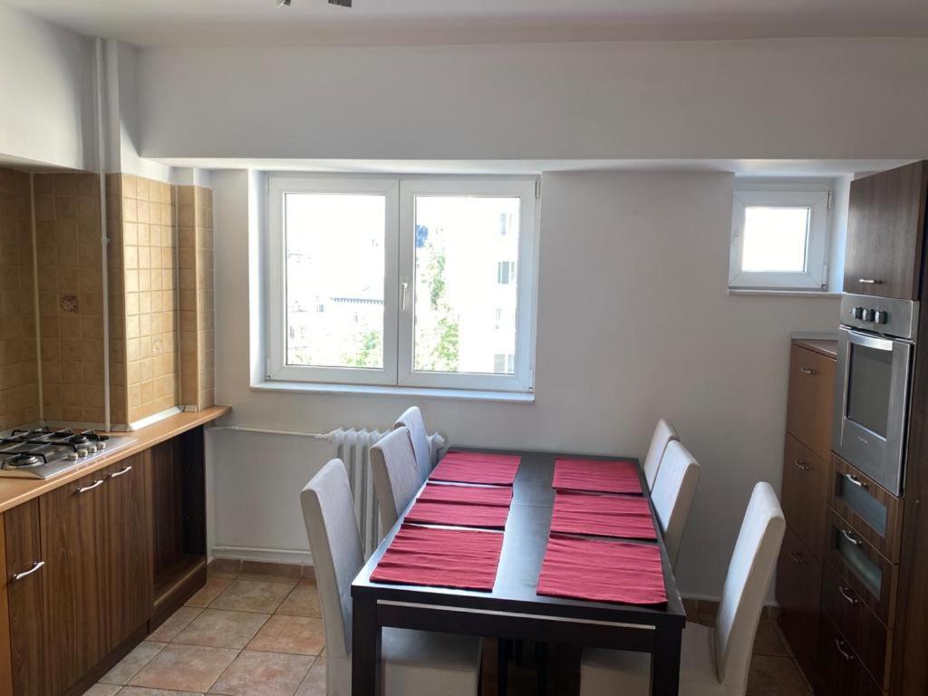 Old Town Apartment With Panoramic View บูคาเรสต์ ภายนอก รูปภาพ