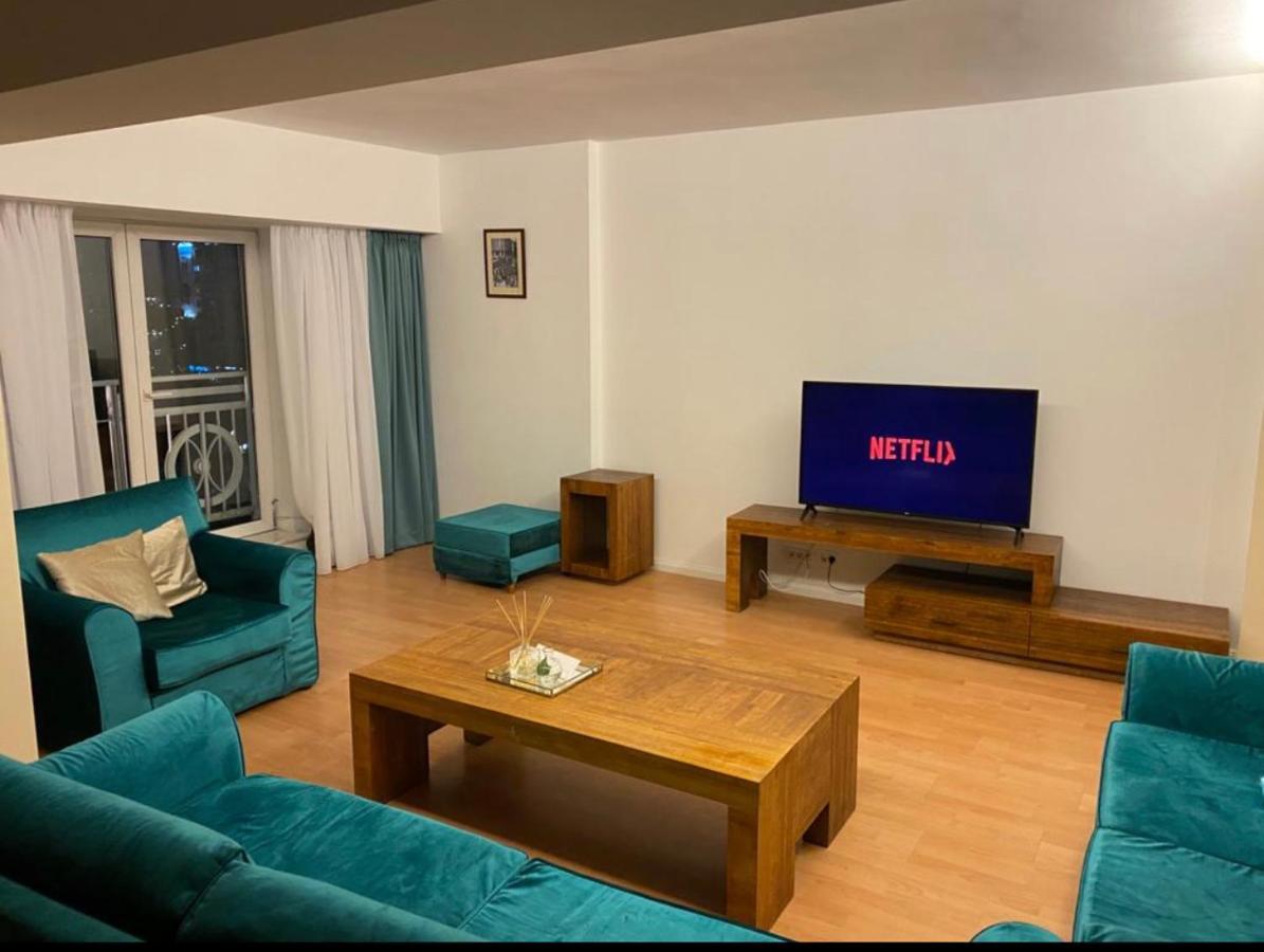 Old Town Apartment With Panoramic View บูคาเรสต์ ภายนอก รูปภาพ