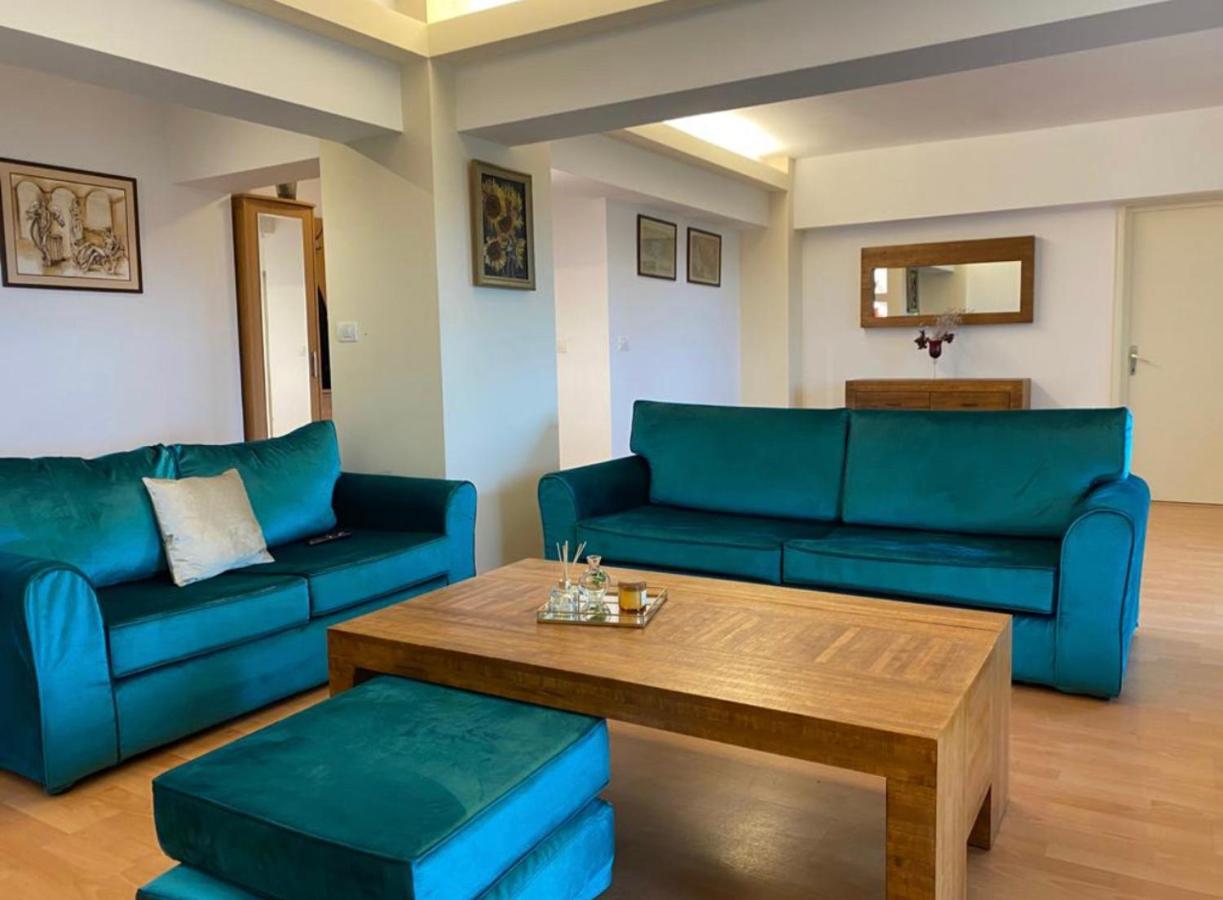 Old Town Apartment With Panoramic View บูคาเรสต์ ภายนอก รูปภาพ